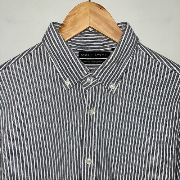 Saks Fifth Avenue Button Down Shirt Women’s Size Large  Grey White‎ Striped Slim - Picture 6 of 10